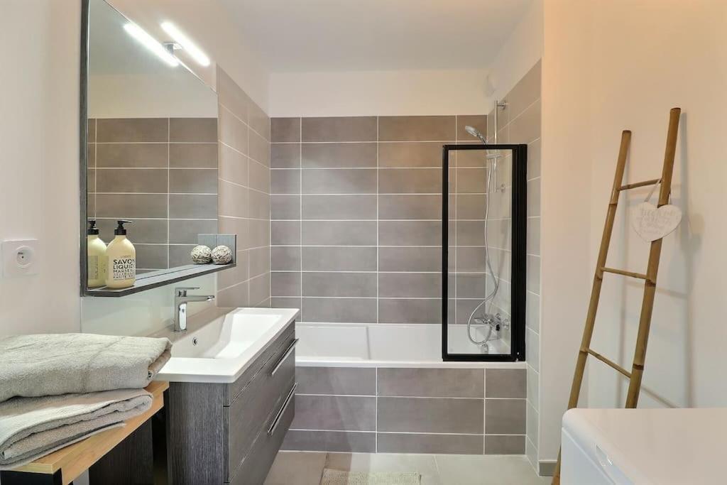 Appartement Moderne - Terrasse - Piscine - Parking Ventabren 외부 사진